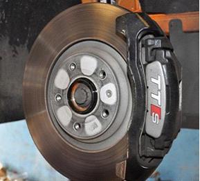 汽車剎車系統(tǒng)之鼓式制動與盤式制動工作原理，優(yōu)勢比較