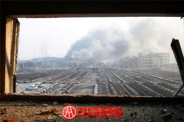 天津市濱海新區爆炸,汽車燒焦慘狀已無法形容（圖）@chinaadec.com