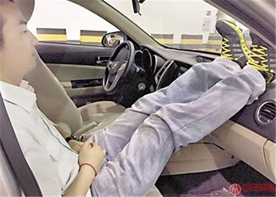 這些乘車坐姿真的會致命，你中招了幾個？@chinaadec.com