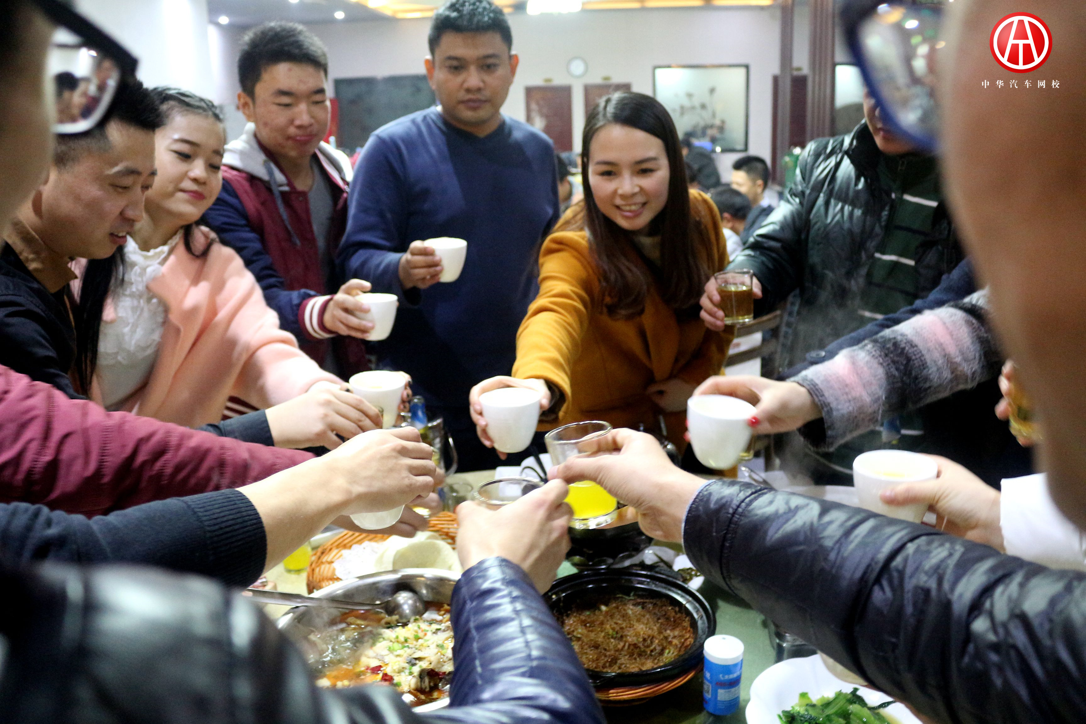 中華汽車(chē)網(wǎng)校201505期班會(huì)聚餐@chinaadec.com
