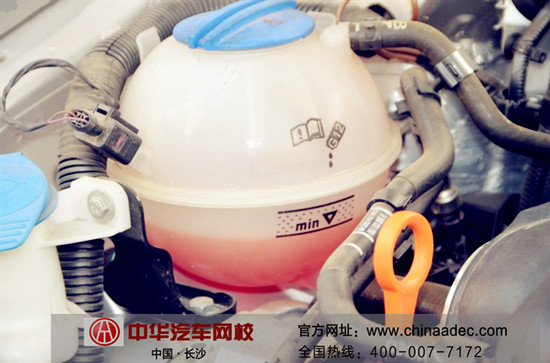 怎樣檢查冷卻液的液面是否符合標準？是否存在異常現象？@chinaadec.com
