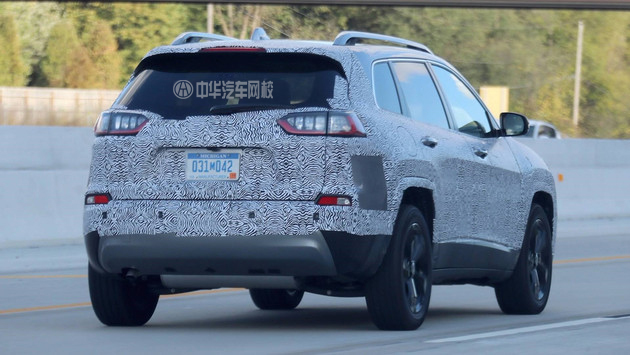新款JEEP自由光曝光，這眼睛是怎么了？@chinaadec.com