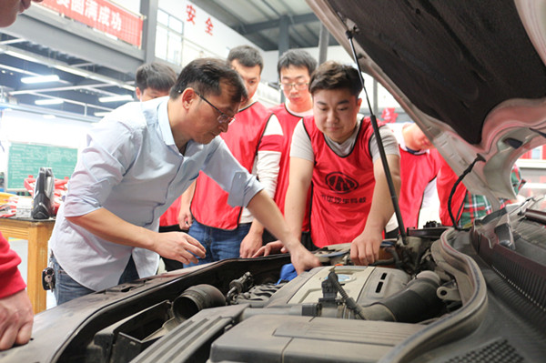 二手車評估師適合哪些人報考？二手車評估師職業前景如何？@chinaadec.com
