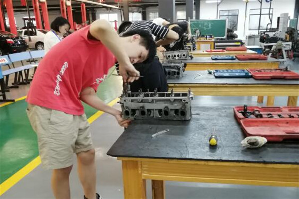 汽車維修工技師證在哪考？考試難不難？@chinaadec.com