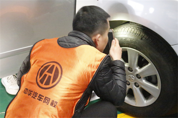二手車評估師月收入有上萬嗎@chinaadec.com