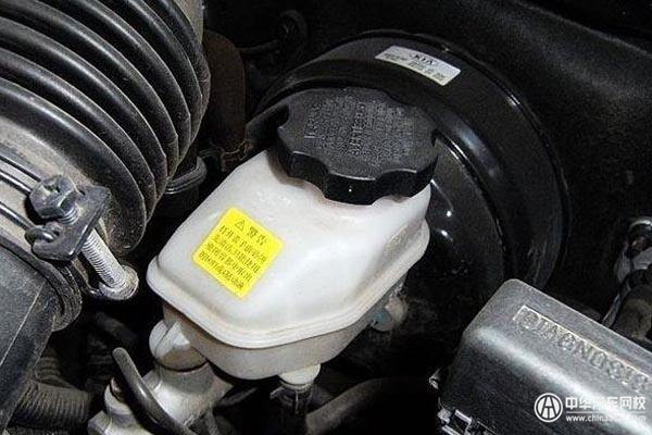 養(yǎng)車小知識，剎車油多久需要換一次？@chinaadec