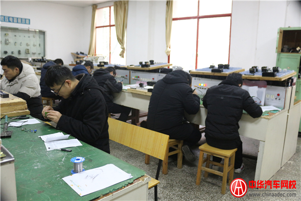 湖南學(xué)電工哪個學(xué)校好？推薦個比較好的電工培訓(xùn)學(xué)校！@chinaadec