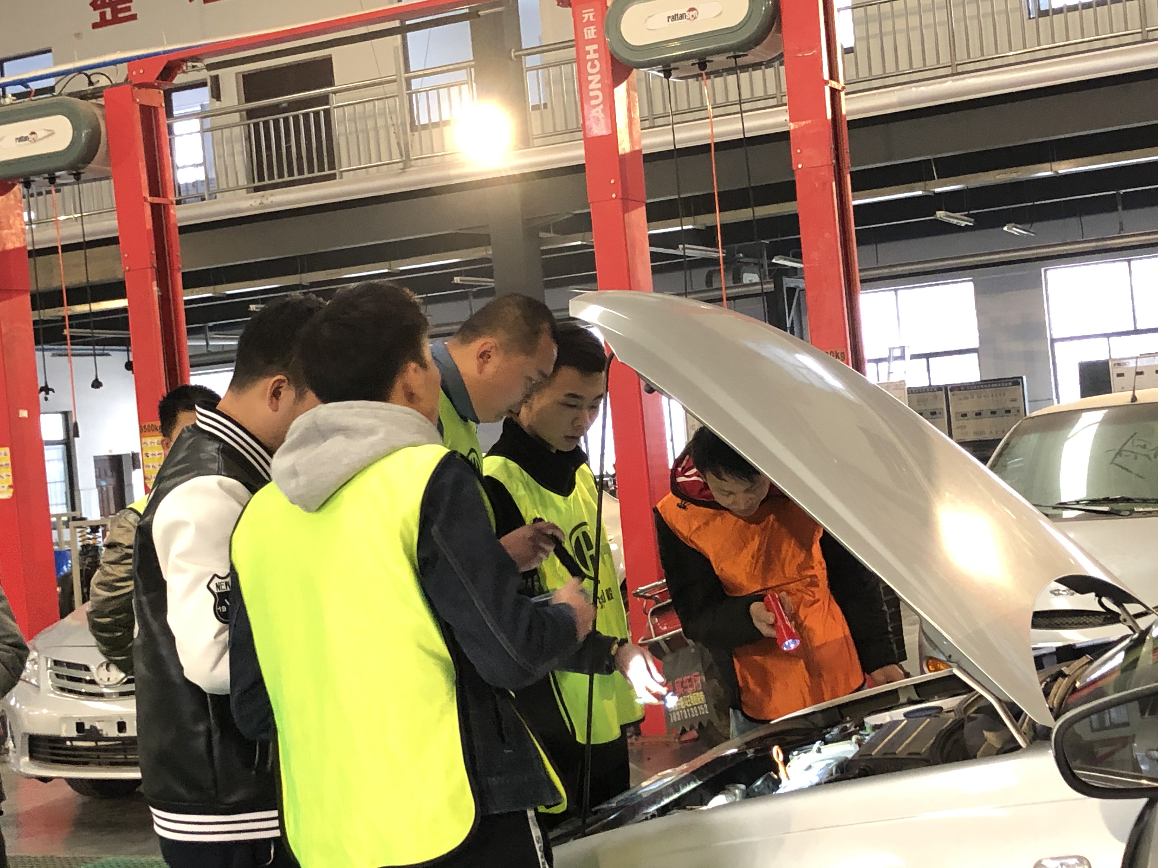 中華汽車網校第241期二手車評估師實訓班開課第3天！水泡車勘察+底盤勘察@chinaadec.com